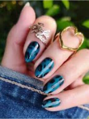 Color Street Untamed Teal